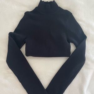 H&M CROPPED BLACK TURTLENECK!